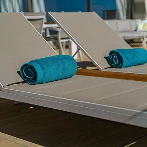 https://serenity-heights.in-canary-islands.com